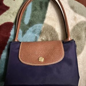 Medium Longchamp bag in navy. EUC